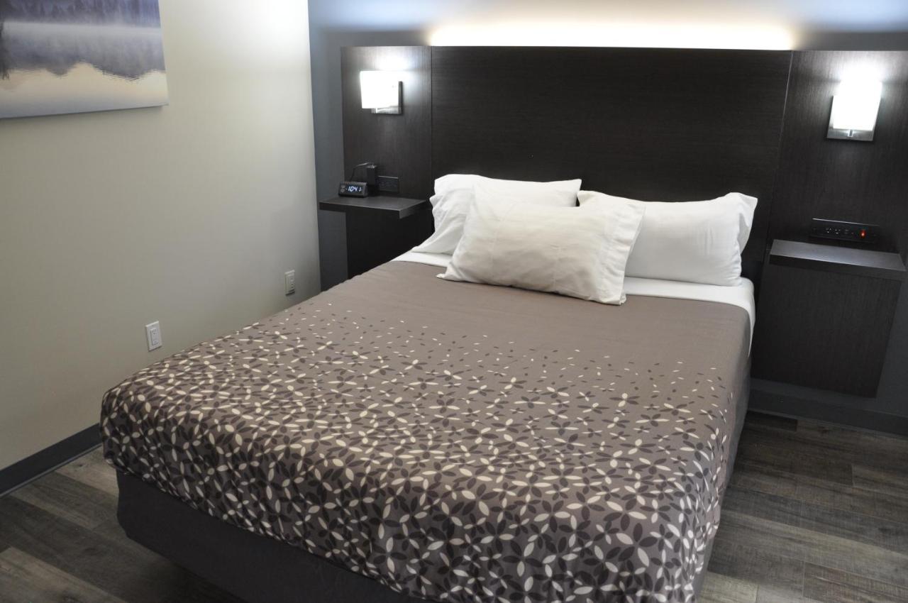 Moonlight Inn And Suites Съдбъри Екстериор снимка