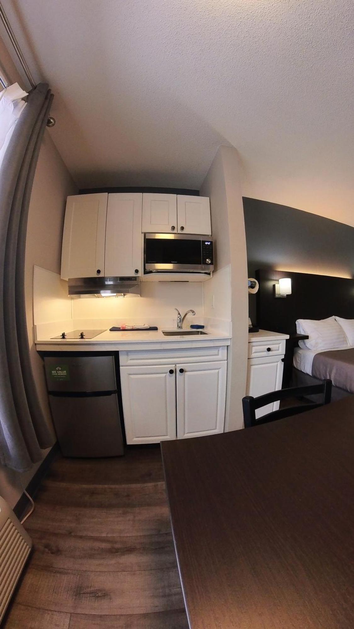 Moonlight Inn And Suites Съдбъри Екстериор снимка