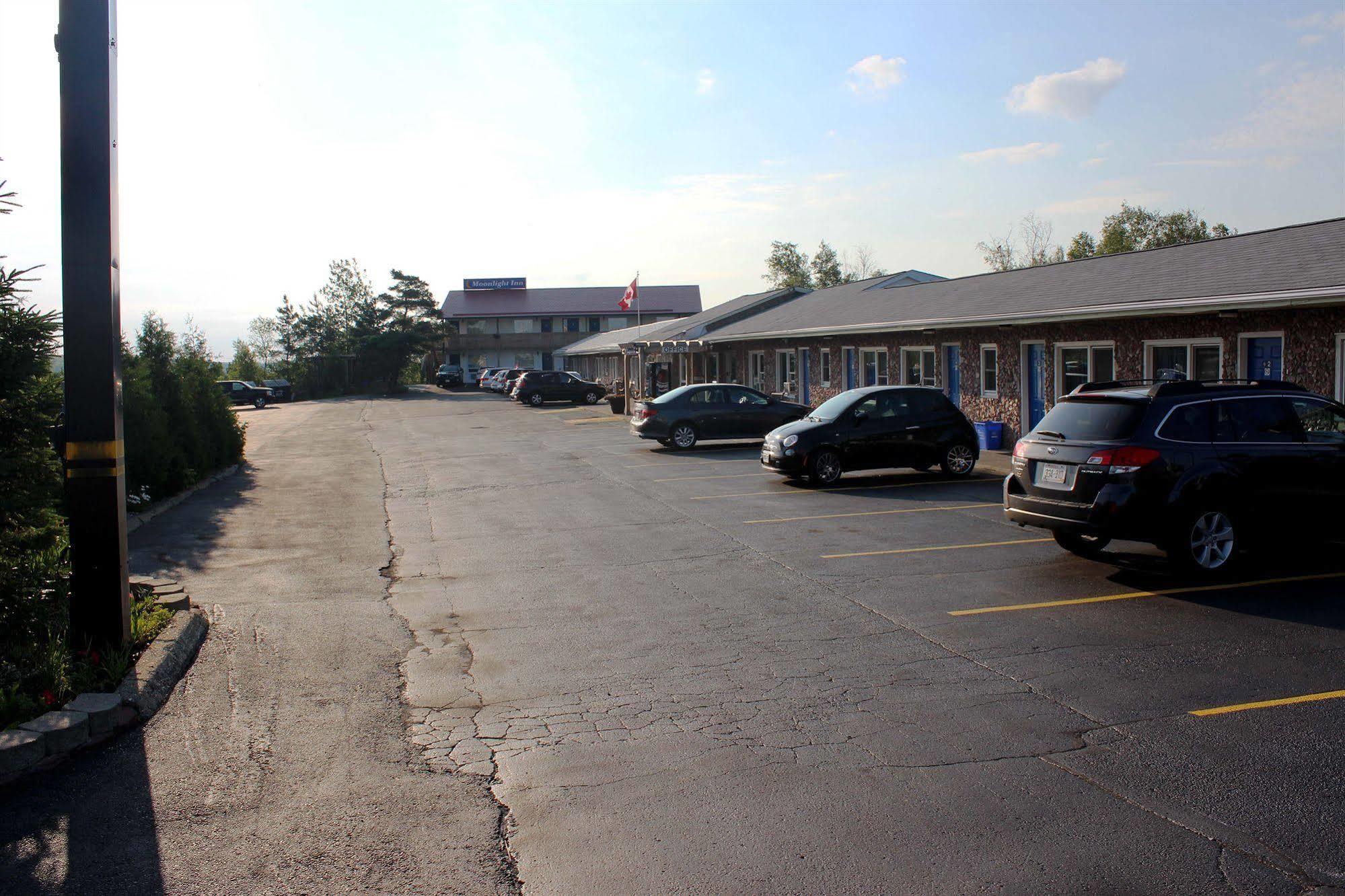 Moonlight Inn And Suites Съдбъри Екстериор снимка