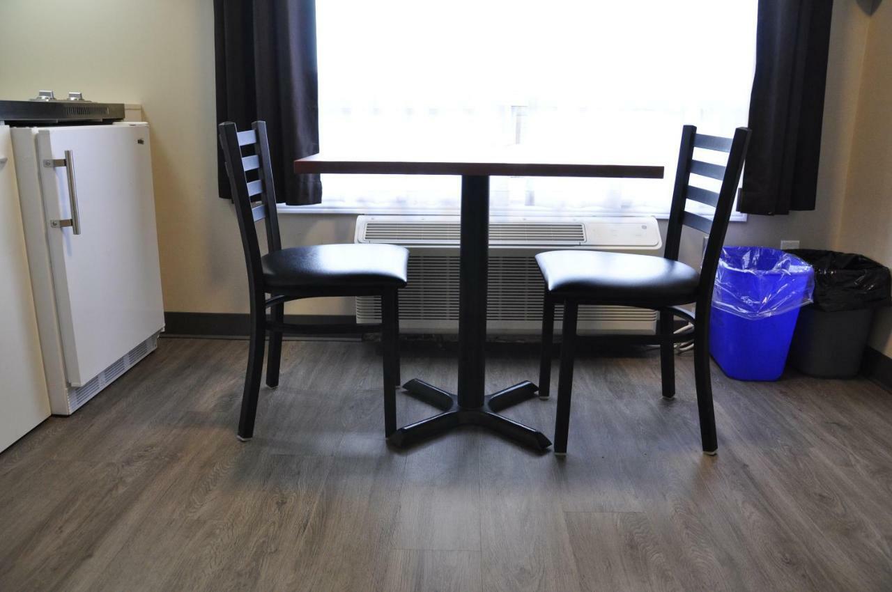 Moonlight Inn And Suites Съдбъри Екстериор снимка